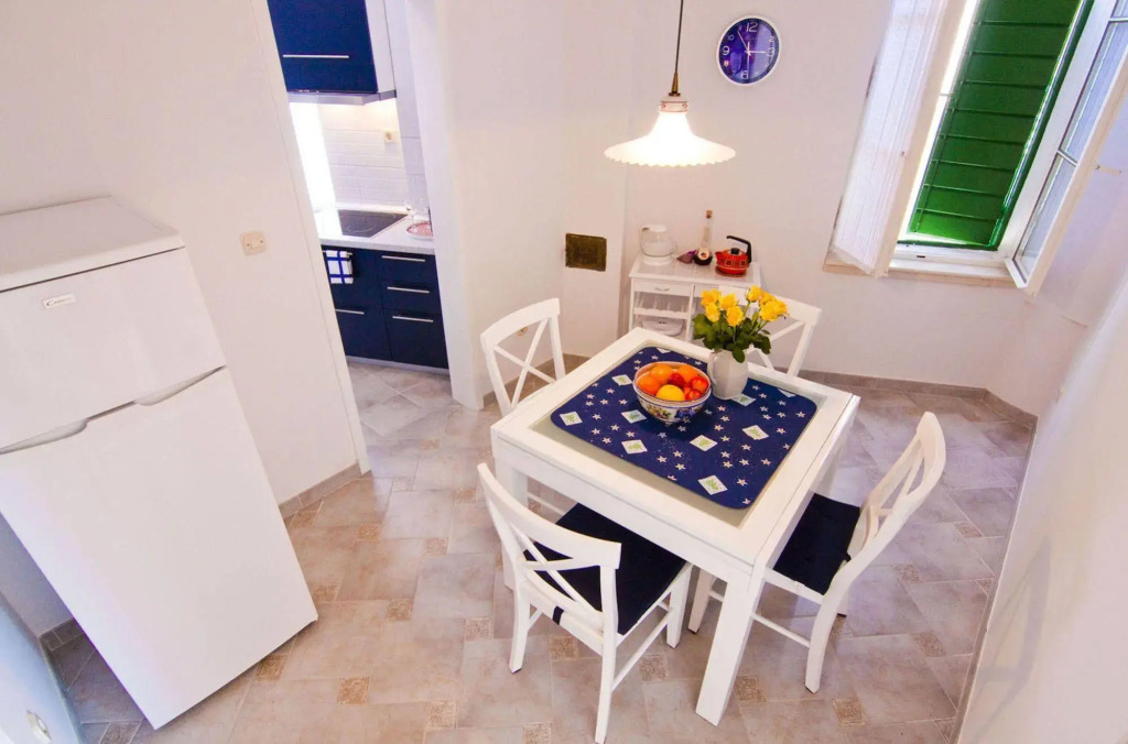 Rodrigo Apartments