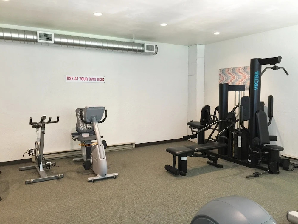 50SW - Wi-Fi - Fireplace - W/D - D/W - Sleeps 4