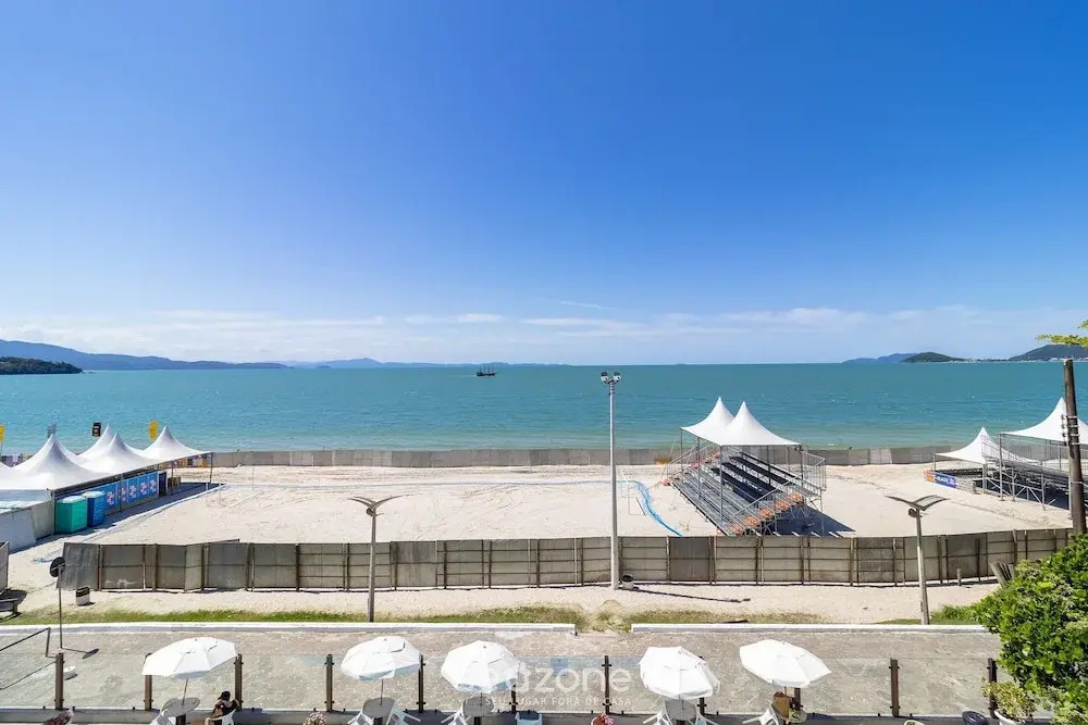 Great Beachfront Apartment Lbm306