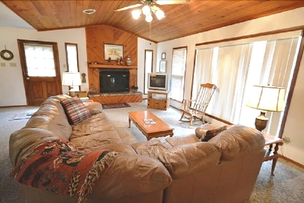 English - Three Bedroom Cabin