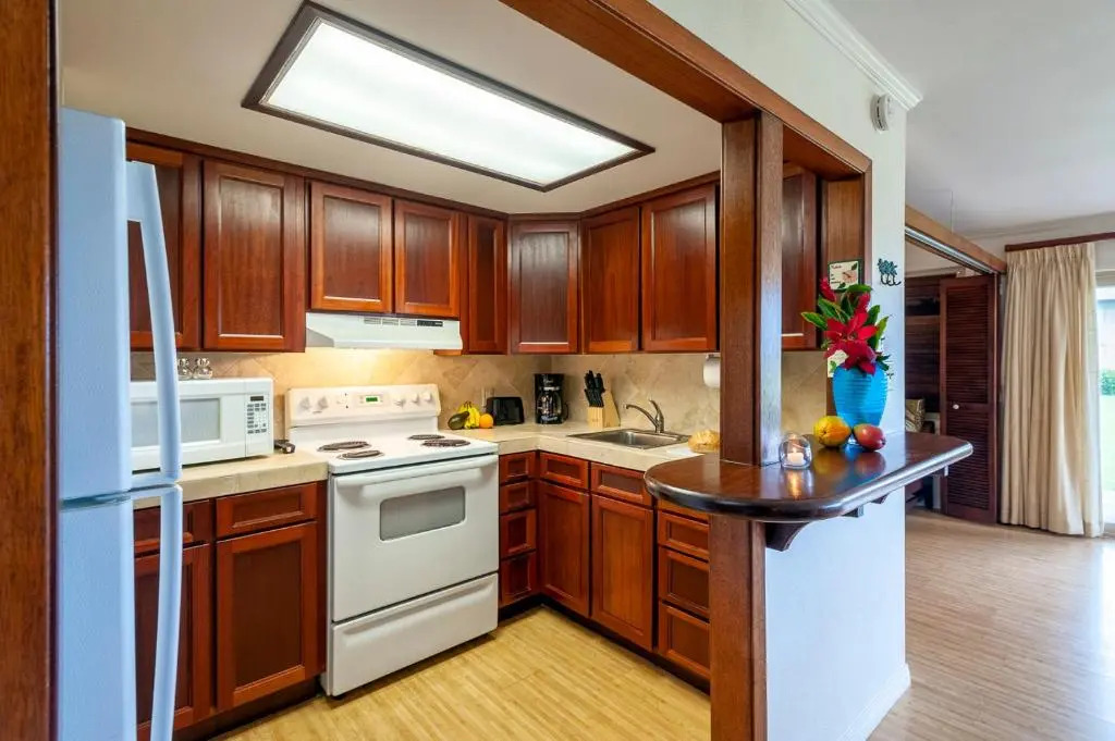 Hanalei Colony Resort E1: intimate beachfront resort in Haena, steps to sand!