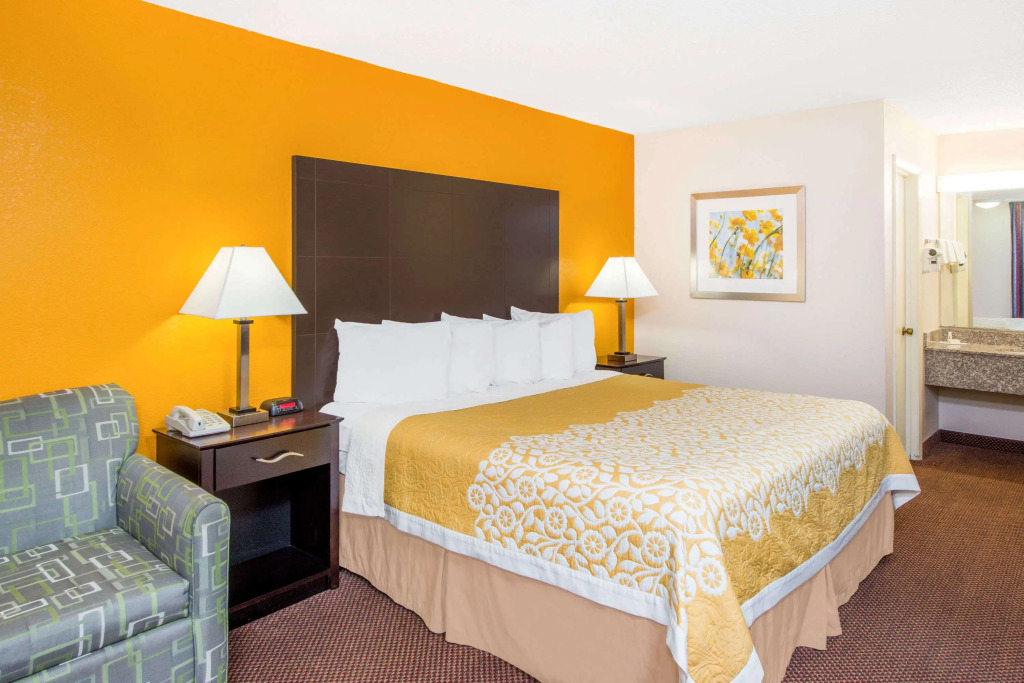 Days Inn by Wyndham Calvert City - Paducah East