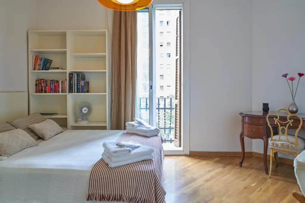 Spacious & comfortable flat in centric Eixample