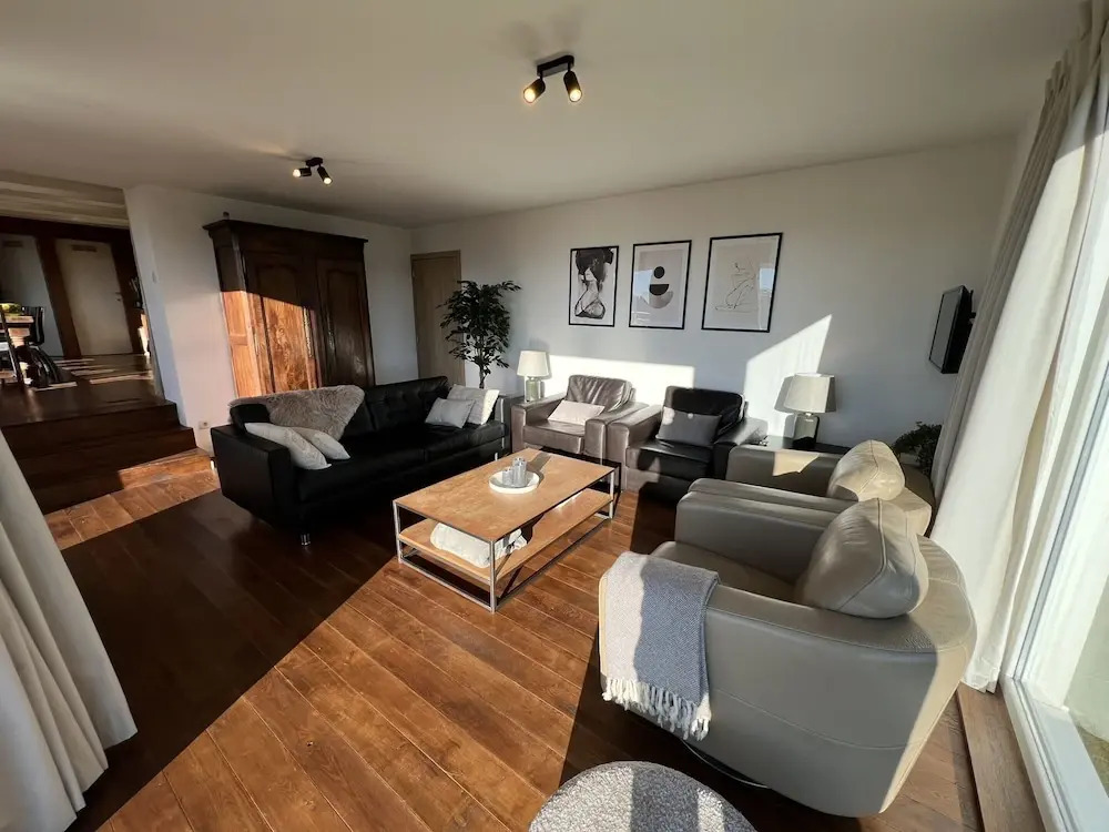Panoramic villa with private sauna in Erezée