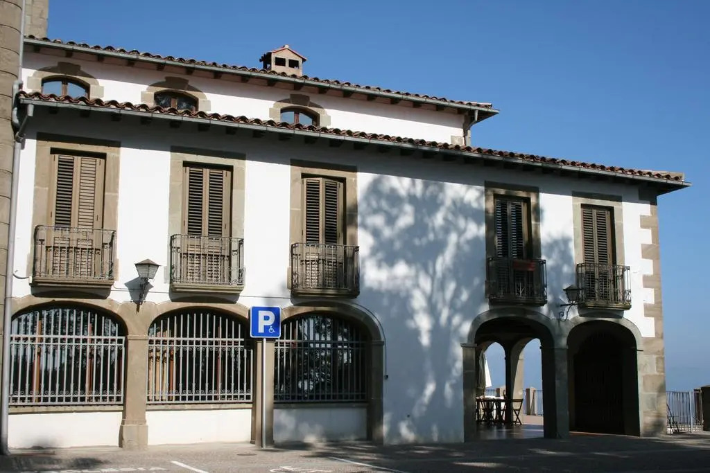 Santuari de la Salut de Sant Feliu de Pallerols
