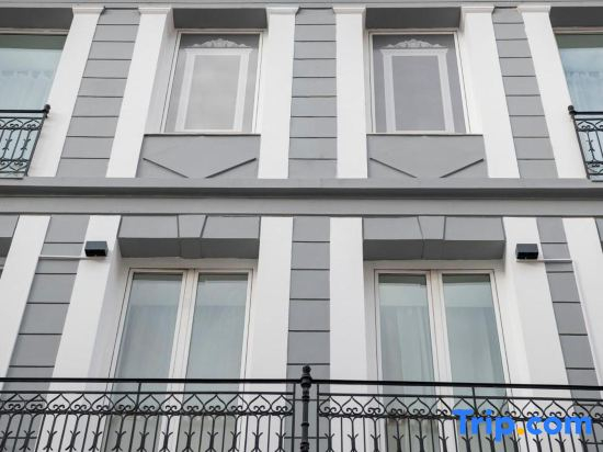 Athenian Heart Suites