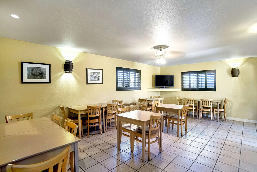 Quality Inn & Suites Phoenix NW - Sun City