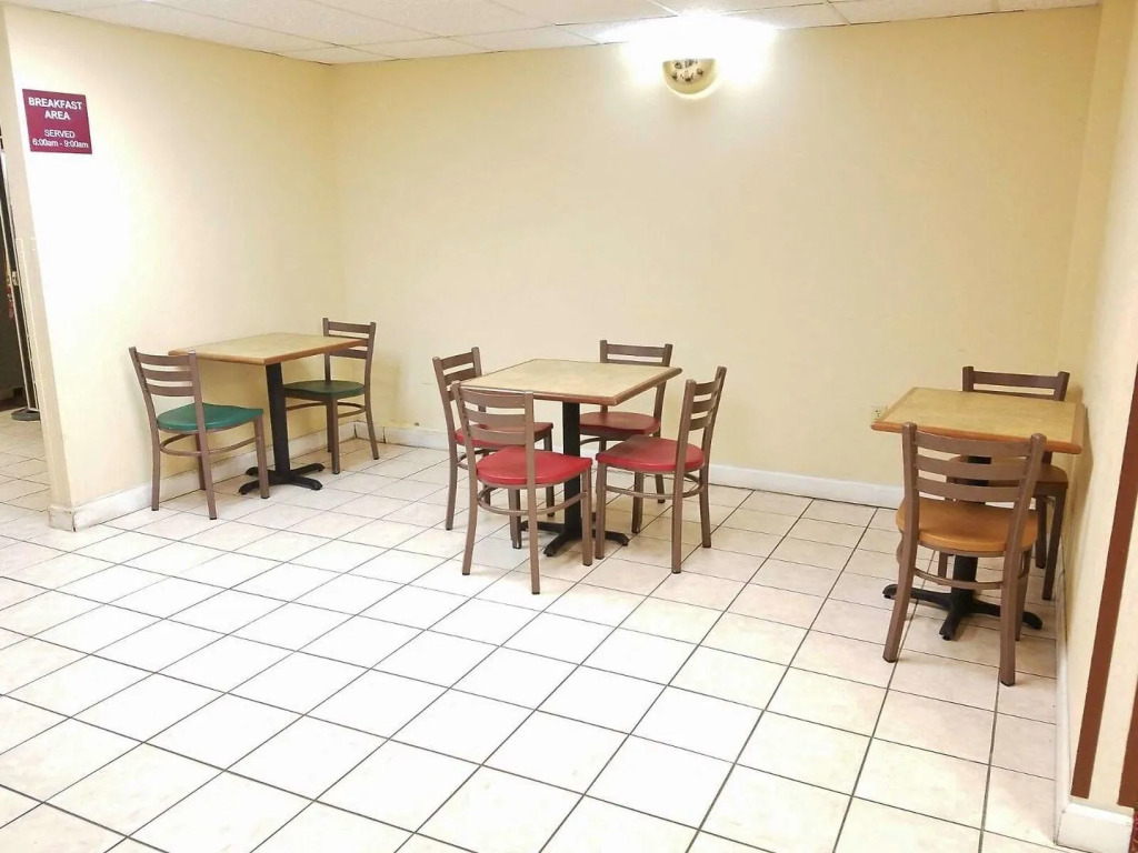 American Inn Evansville East