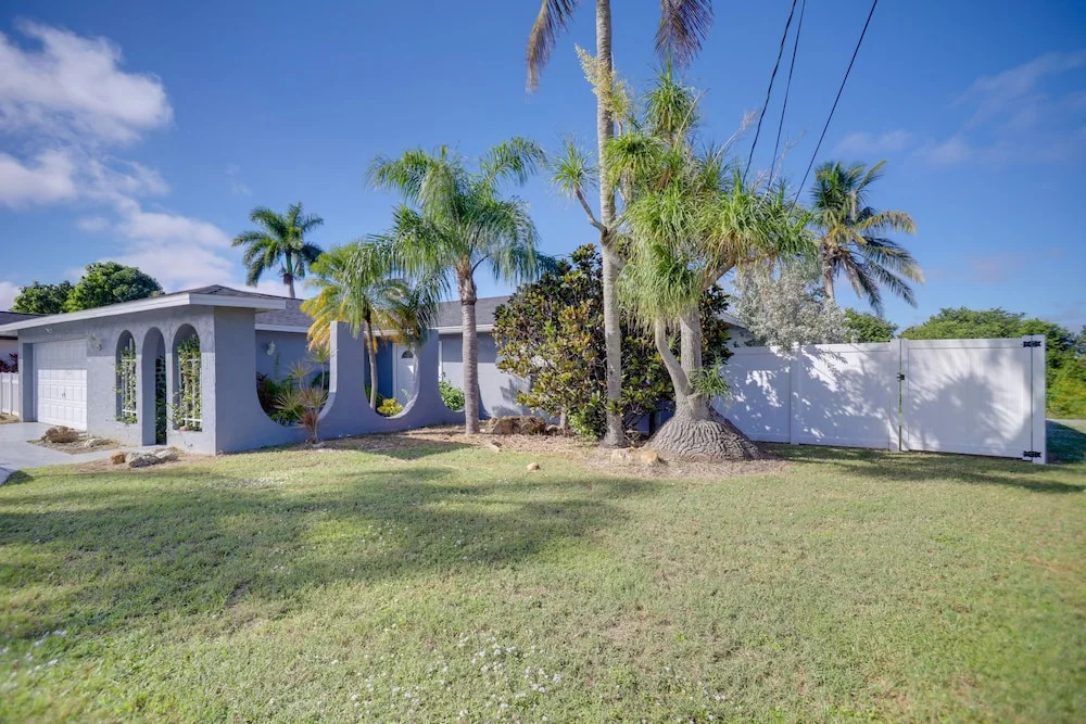 Canal Access & Private Pool: Cape Coral Oasis!