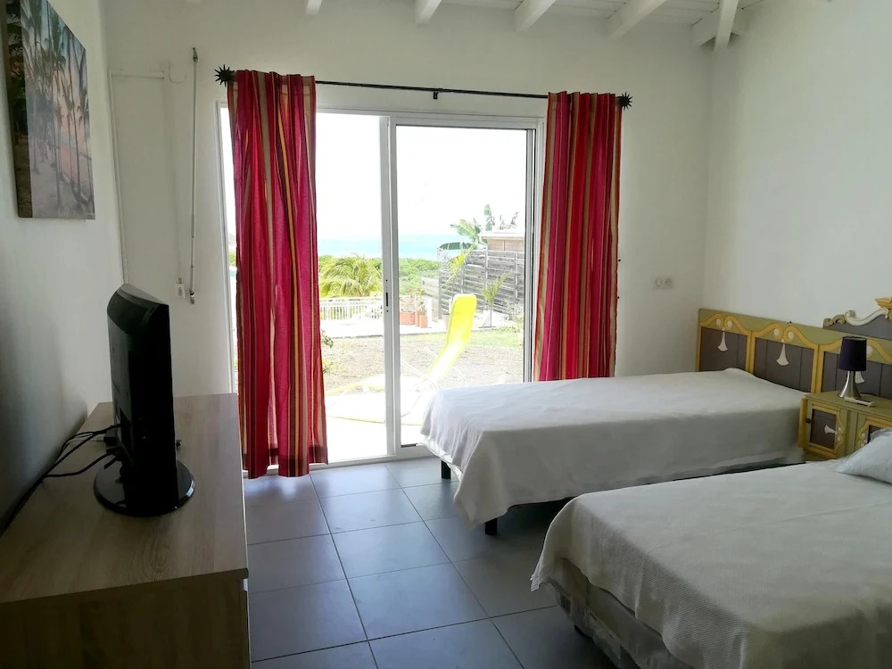 House With 3 Bedrooms in Le Moule, With Wonderful sea View, Furnished