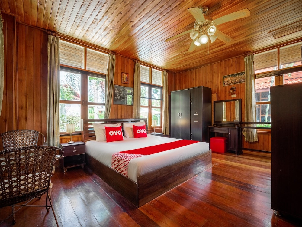 Bang Saray Village Resort
