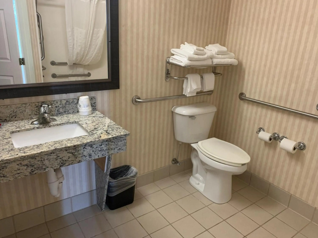 Comfort Inn & Suites Rochester South Mayo Clinic