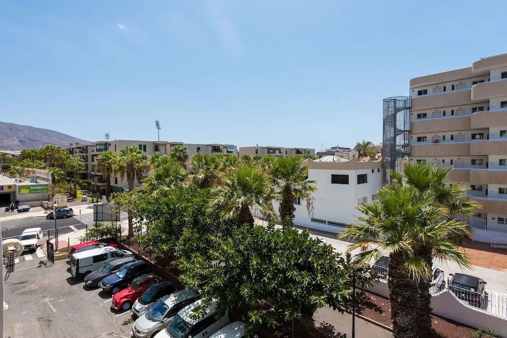 530 Big Studio with Terrace