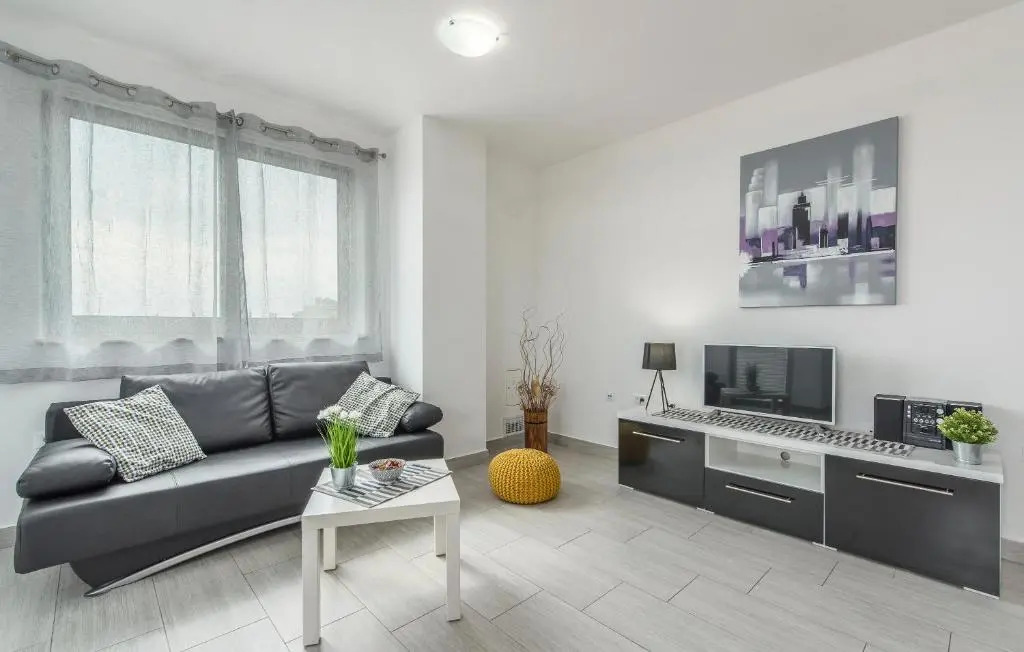 Apartments Kimi