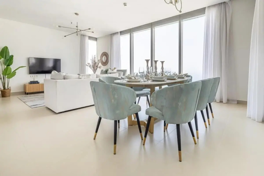 Frank Porter - 5242 Emaar T1