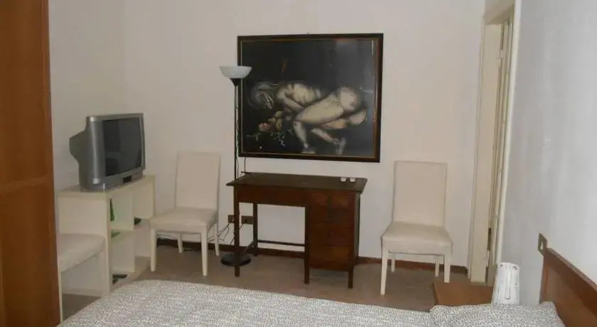 Monti V. House