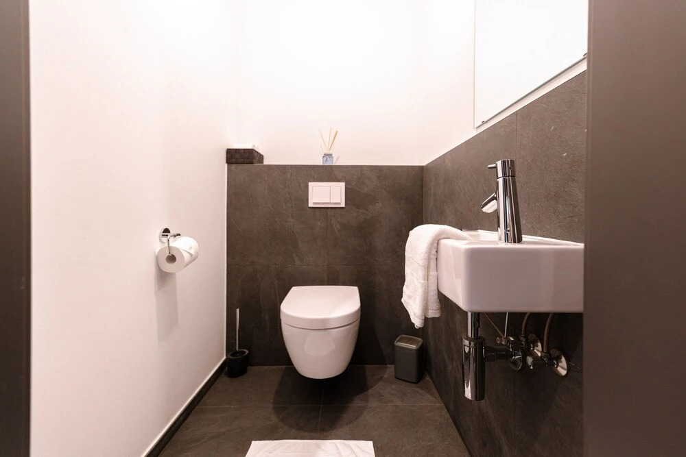 Stylish 1BR Apt w Balc Cloche dOr