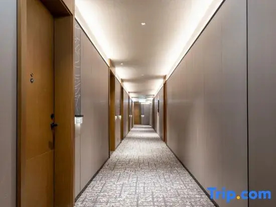 Guangzhou Beijing Road Pedestrian Street Dongshankou Metro Station Atour Hotel