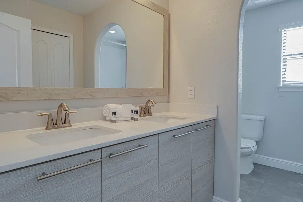 Balmoral Resort-180kb 4 Bedroom Home by RedAwning