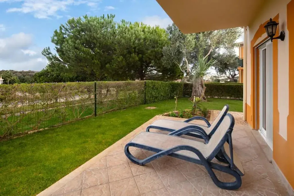 Luxury apartment with free use of pool, gym and spa
