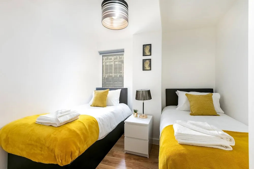 Skyvillion - Tower Point Enfield 2bed Wbalcony