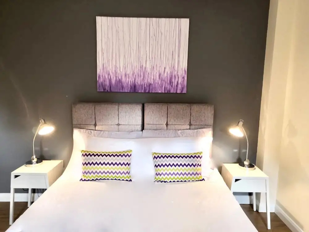 Modern Comfortable 2 & 3 Bed Apartments, Free Parking, Wifi, Headington, Close to Hospitals, Science Park & Brookes University