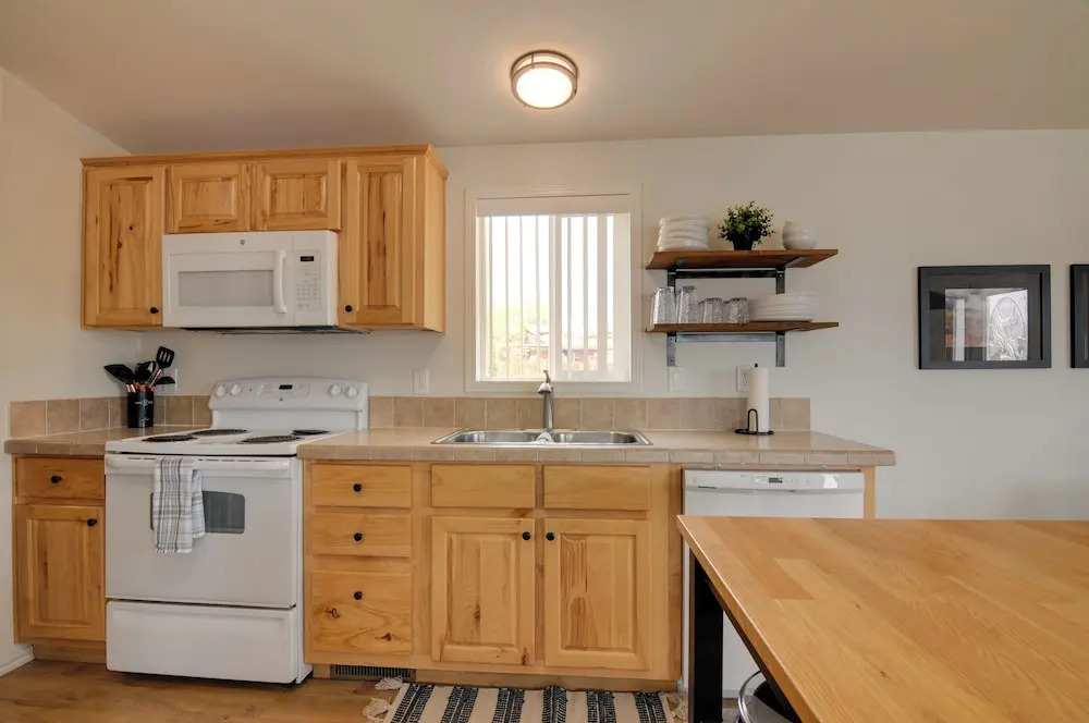Utah Retreat - Hot Tub, Deck & Near National Parks