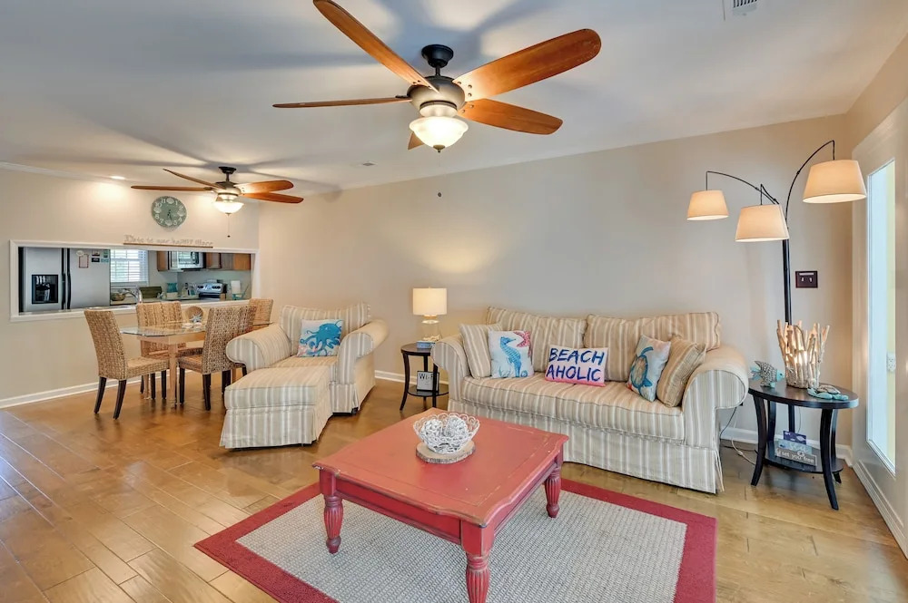 Coastal Vacation Rental - 2 Mi to Huntington Beach
