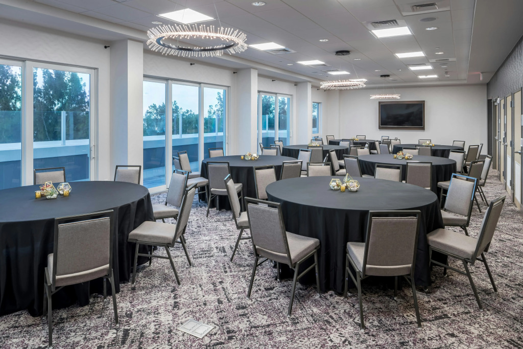 Home2 Suites By Hilton Cape Canaveral Cruise Port