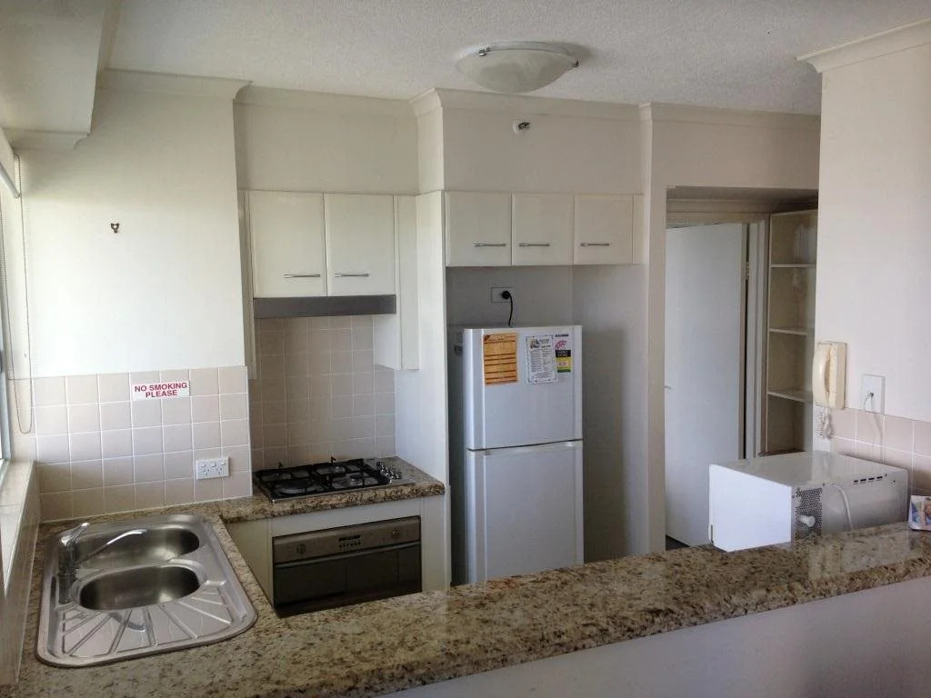 The Crest Apartments - Main Beach