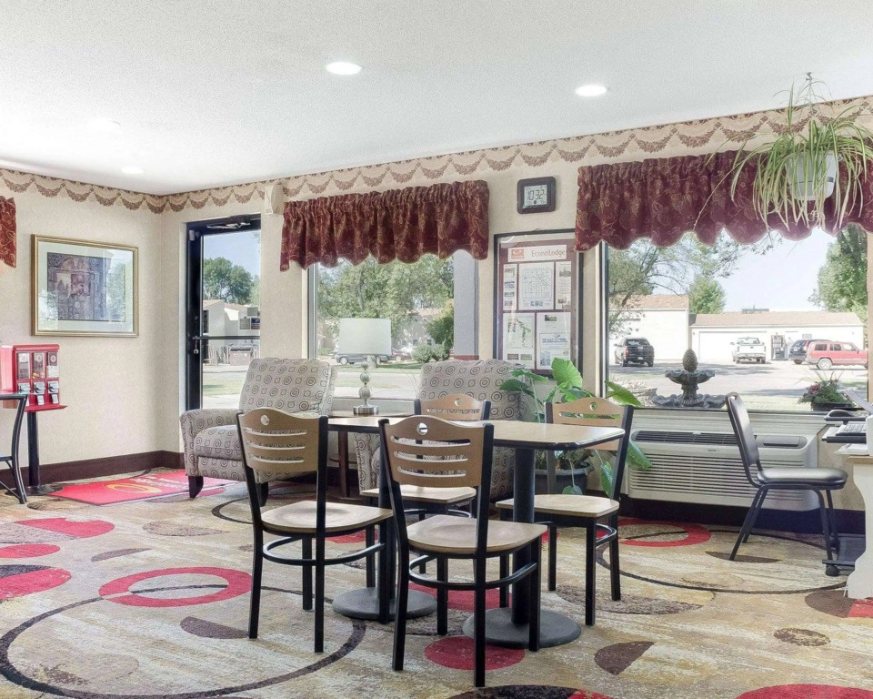 Econo Lodge Grand Forks near University