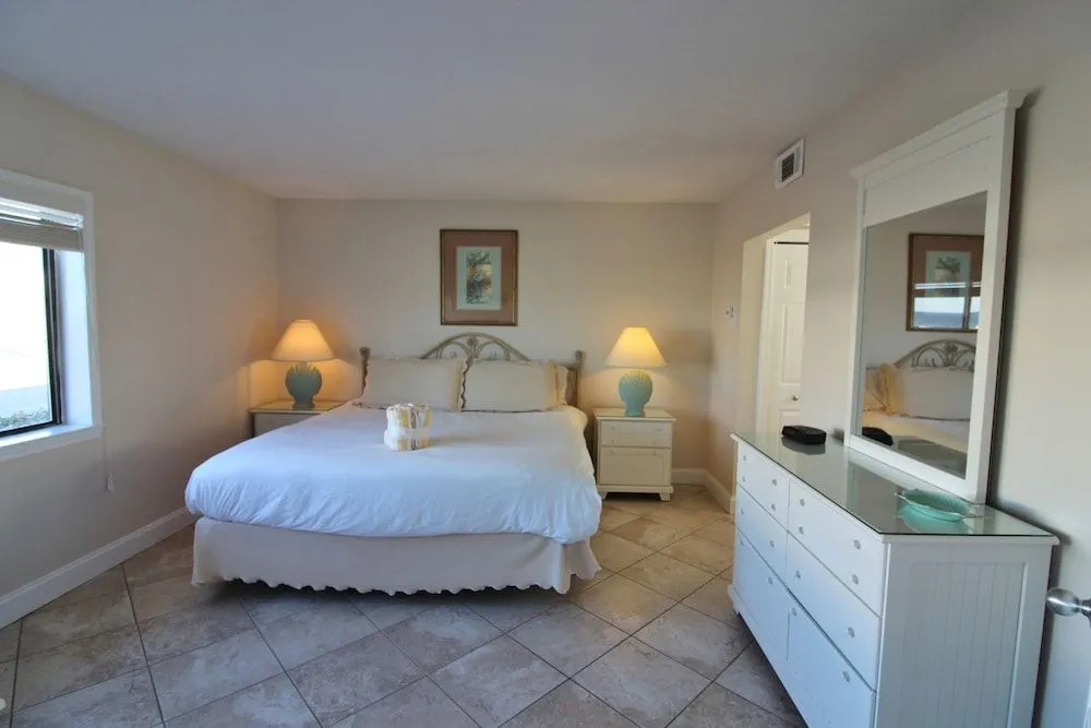 Capri 106 1 Bedroom 1 Bathroom Condo