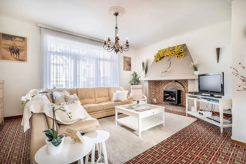 Villa in Koksijde with Sunny Garden