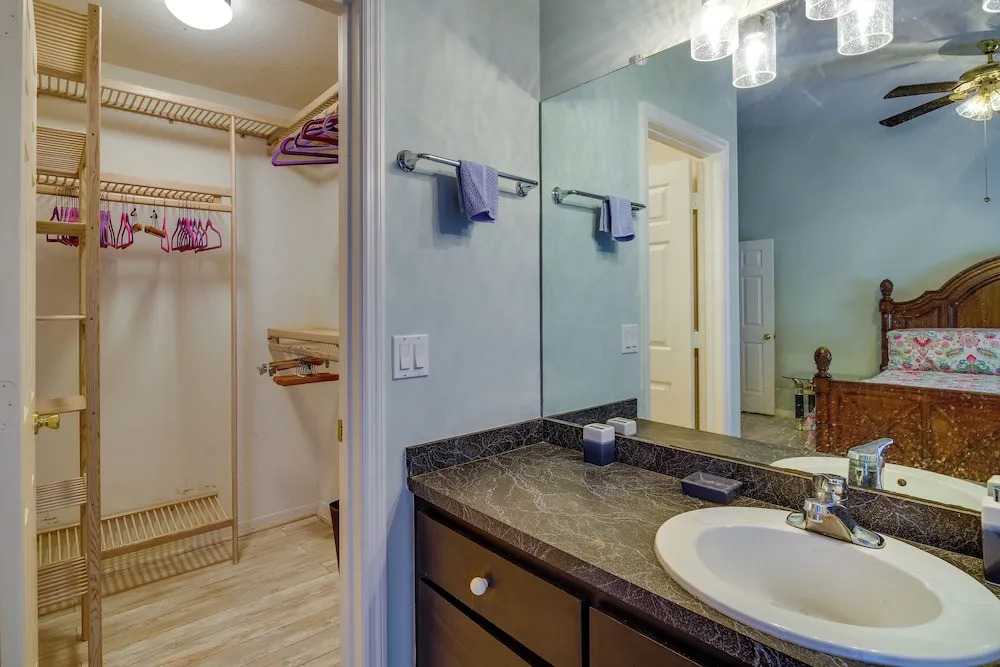 Pet-friendly Sebastian Home: w/ Porch + Lake View!