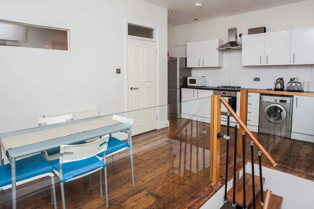 Bright &Spacious Family Home near London Bridge