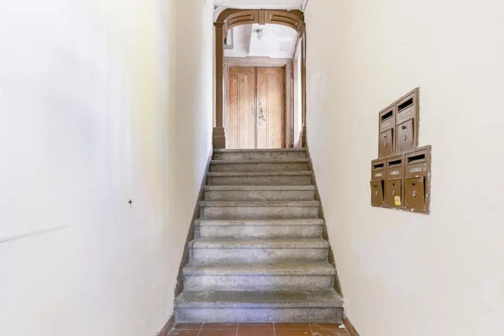 Breathtaking River-City View Two Private Terraces 3 Bedrooms and 3 Bathrooms 17th Century Building Central Bica Chiado District