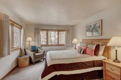 1633 Quicksilver Condo