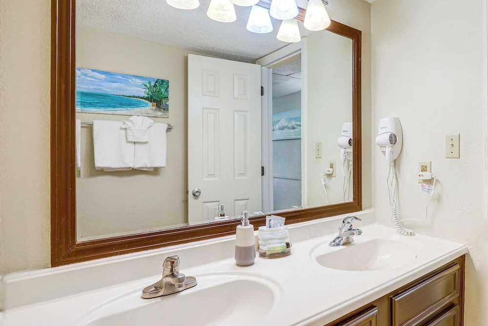 Walk to Shore: Condo w/ 2 Pools in Myrtle Beach