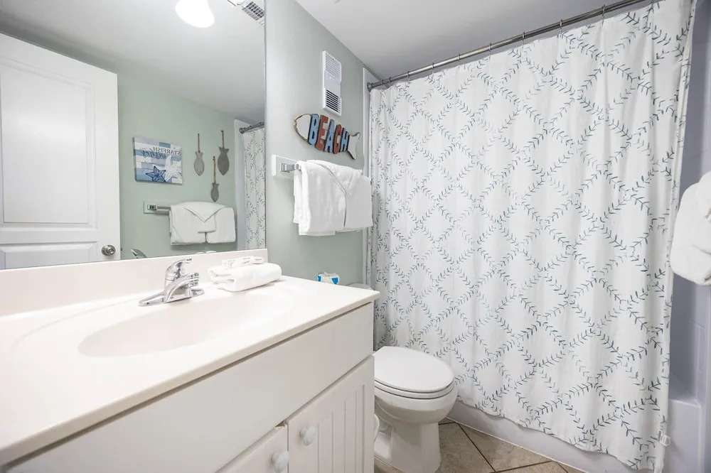 Island Winds West 578 2 Bedroom Condo