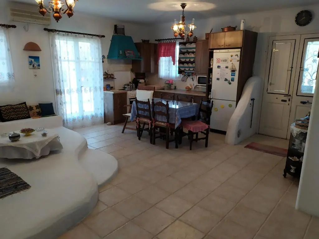 Traditional House Marivilla