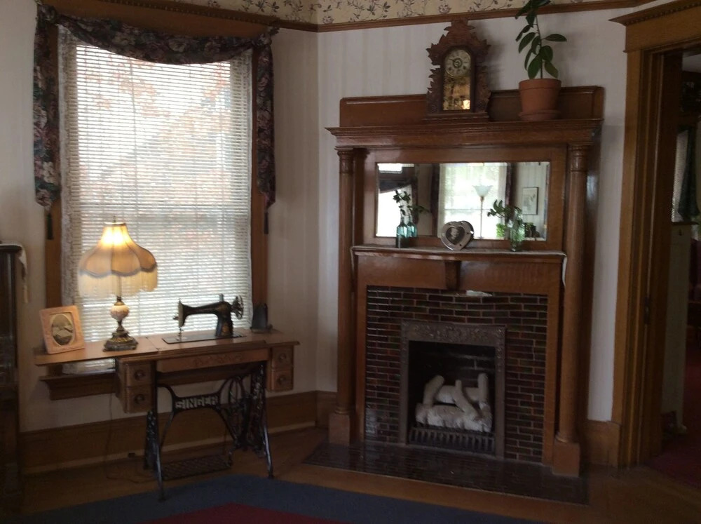 Crescent Lily Inn B&B