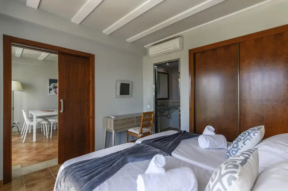 Ideal Apartment With Golf Course Views