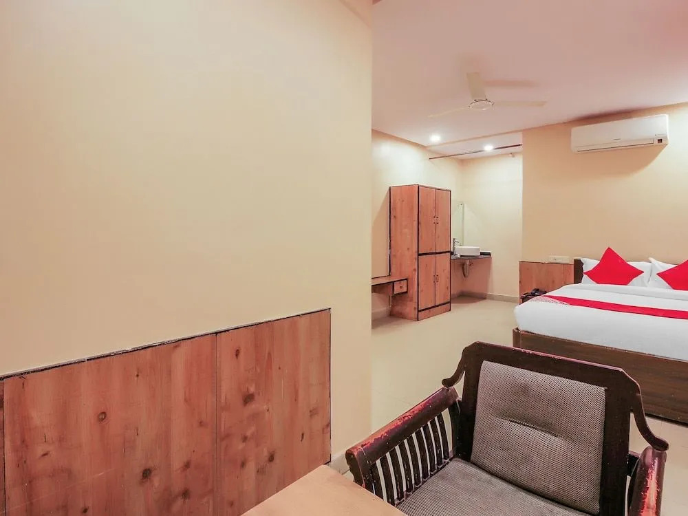 OYO Flagship 18926 Tourist Krishna Inn