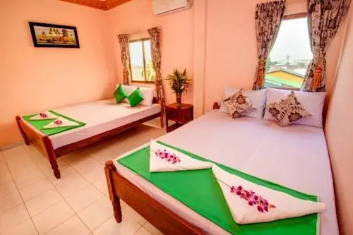 #10 Lakeside Guesthouse