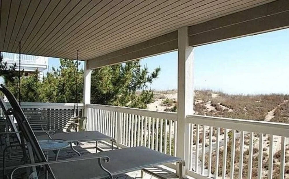 Dolphin's Den 3 Bedroom Condo by Redawning