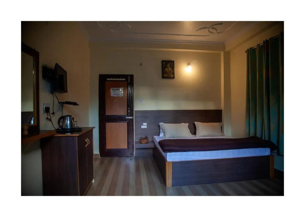 The Royal Orchard Kasol Riverside