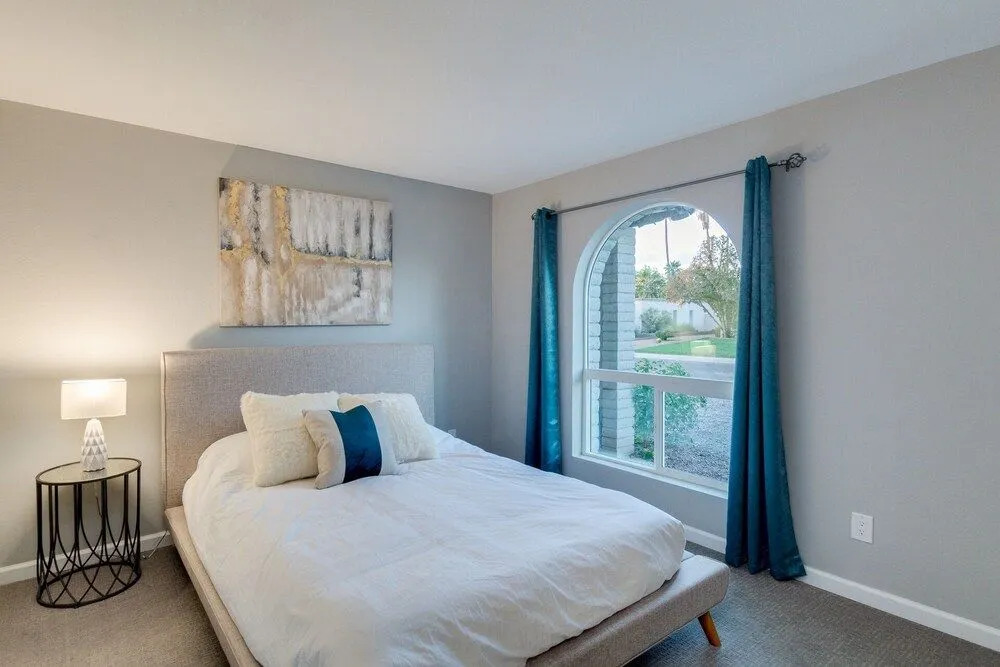 Luxury Scottsdale home w/ Heated Pool, Spa, Putting Green, fire pit, & more! by RedAwning