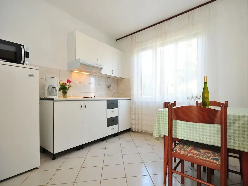 Mirko - 100m From the sea - A2