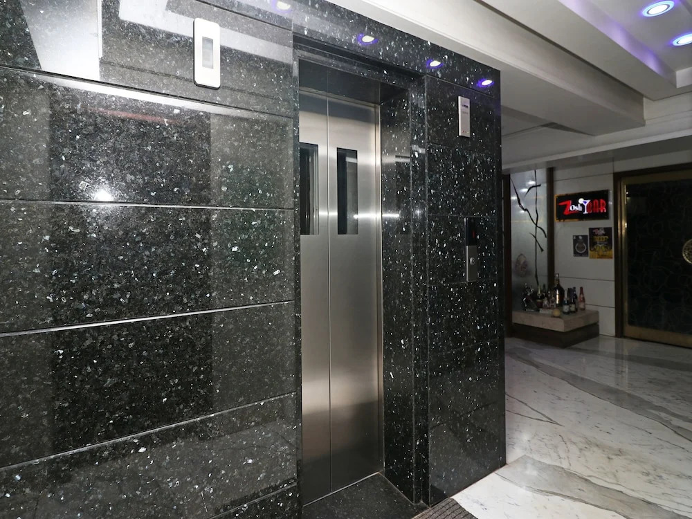 Capital O 3194 Hotel Dayal International