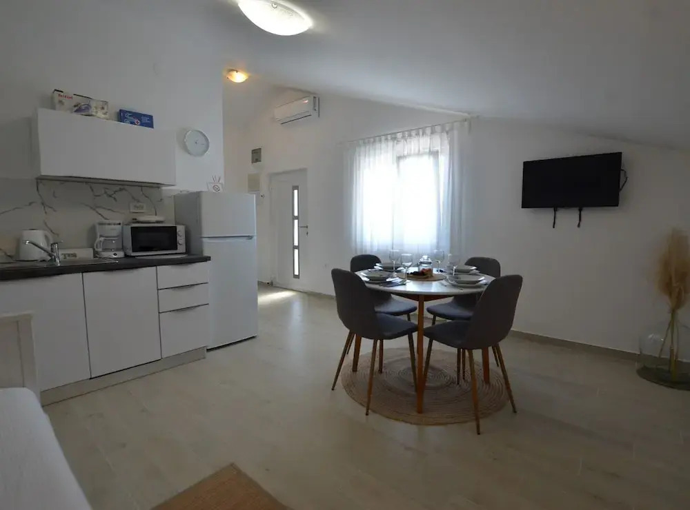 Lush and Sweet Escape Apartments